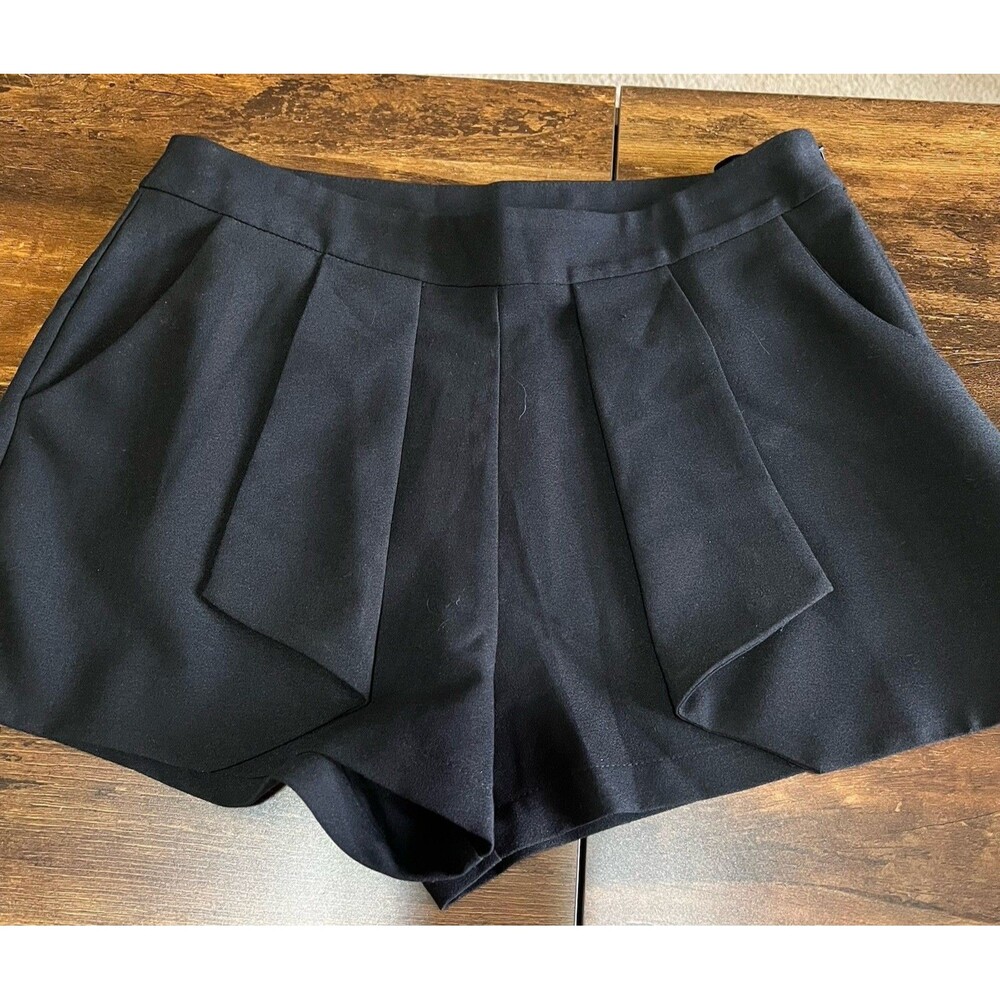 MINE Black Half Skort Dressy Sz M. Pockets Side Zip